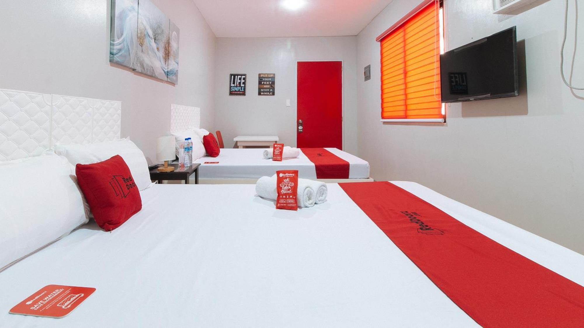 فندق Reddoorz Near Christ The King Medical Center Las Piñas المظهر الخارجي الصورة