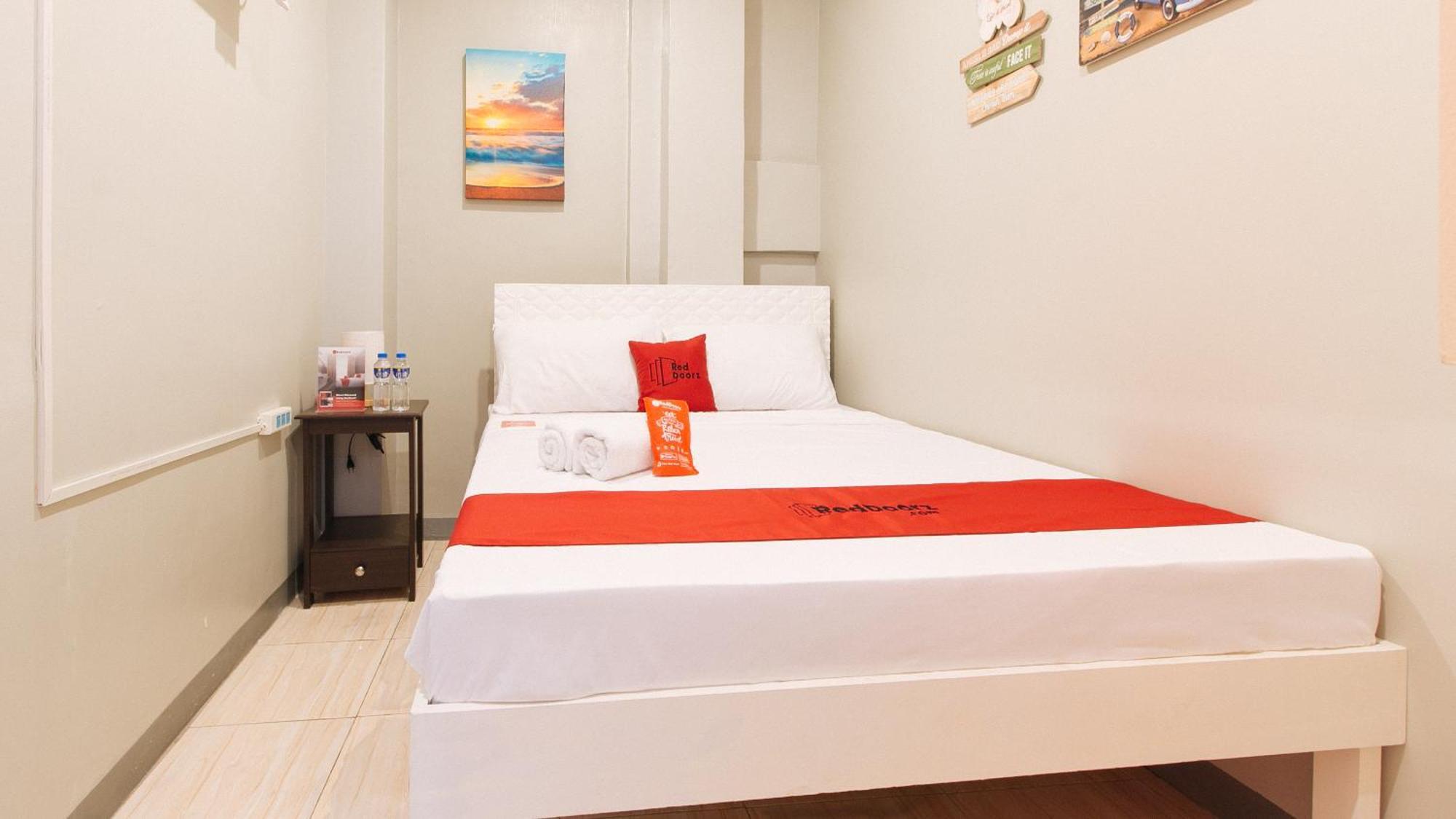 فندق Reddoorz Near Christ The King Medical Center Las Piñas المظهر الخارجي الصورة