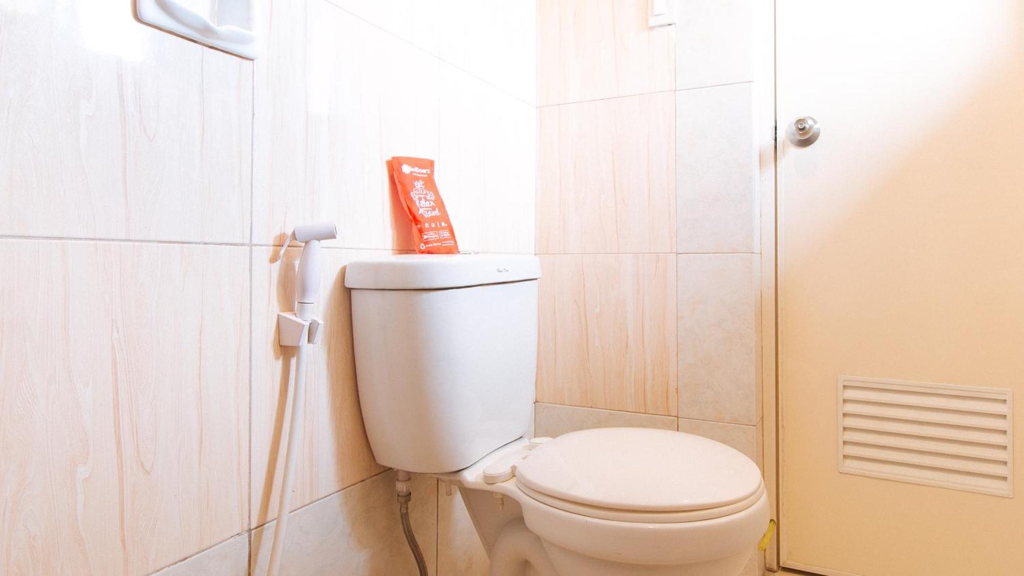 فندق Reddoorz Near Christ The King Medical Center Las Piñas المظهر الخارجي الصورة