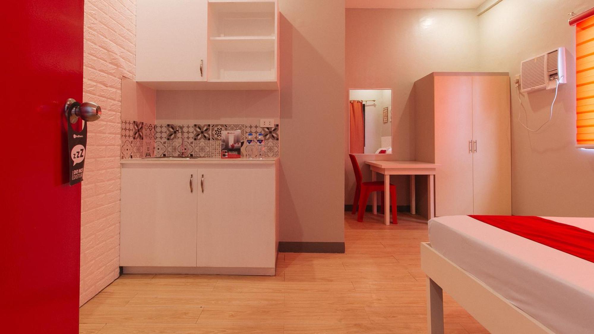 فندق Reddoorz Near Christ The King Medical Center Las Piñas المظهر الخارجي الصورة
