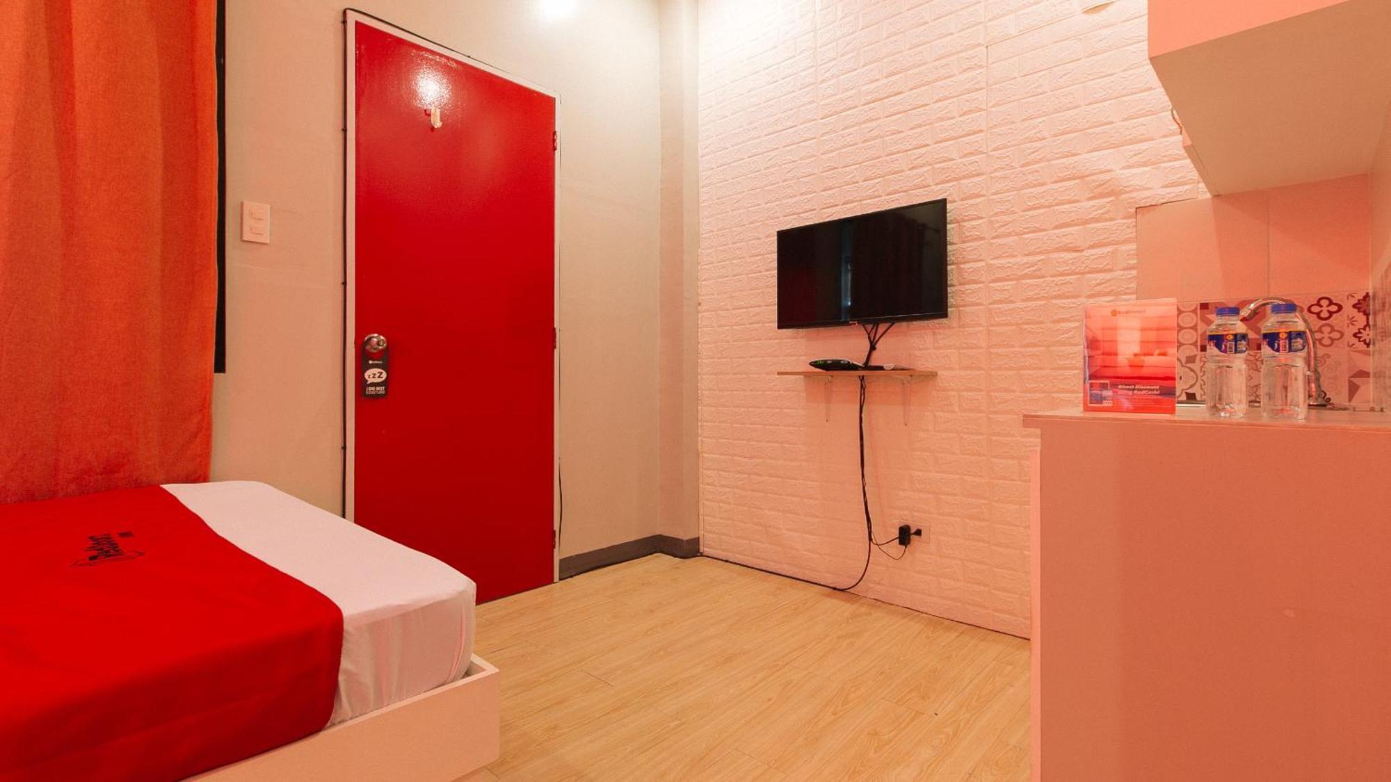فندق Reddoorz Near Christ The King Medical Center Las Piñas المظهر الخارجي الصورة