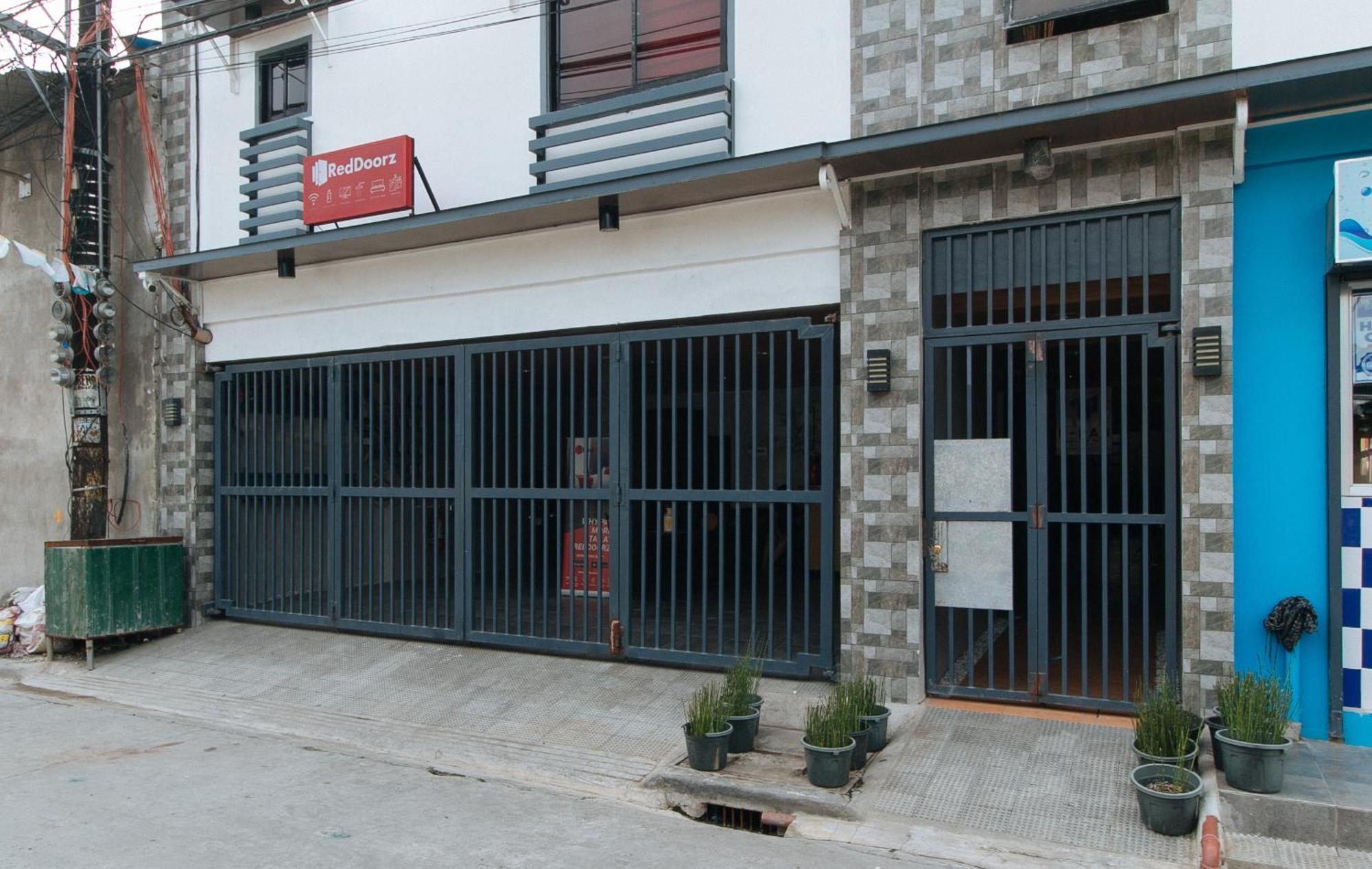 فندق Reddoorz Near Christ The King Medical Center Las Piñas المظهر الخارجي الصورة